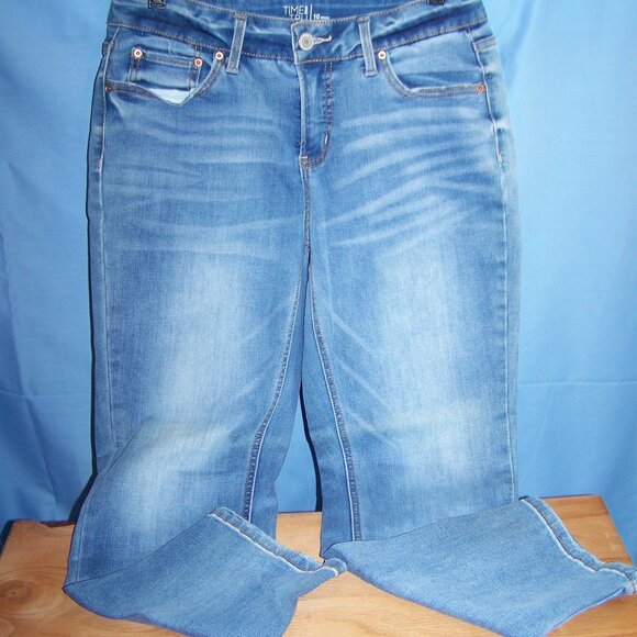 Time and Tru Light Blue Denim Jeans Straight Leg Sz 10P - Picture 1 of 6